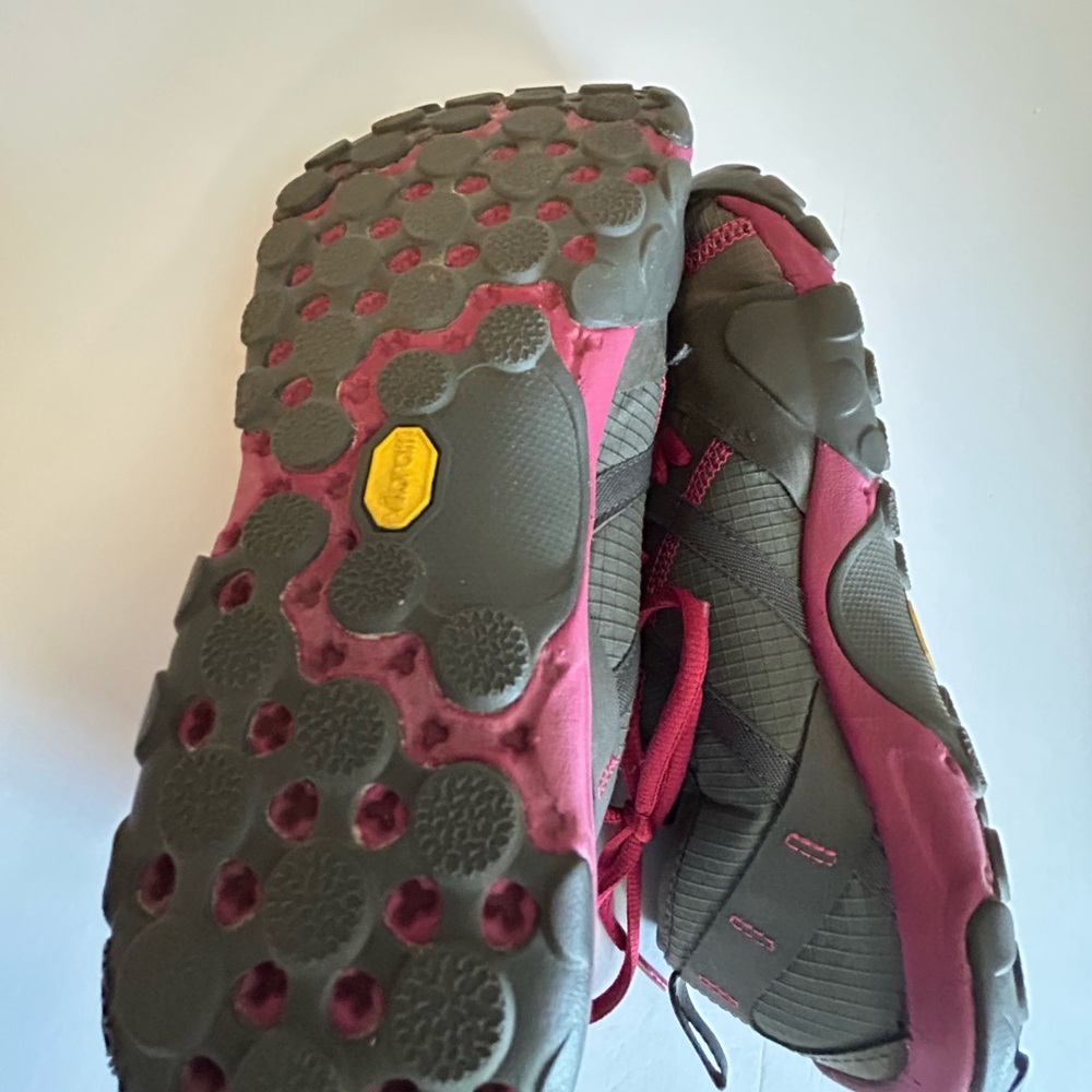 New Balance Minimus Vibram Women's Gray and Burgundy Lace-Up Sneakers - Picture 5 of 8